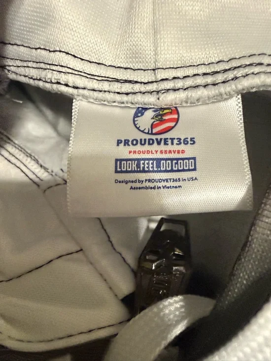 United States Army Black & Gray Zip-Up Hoodie - Duty Honor Country - Picture 2 of 5